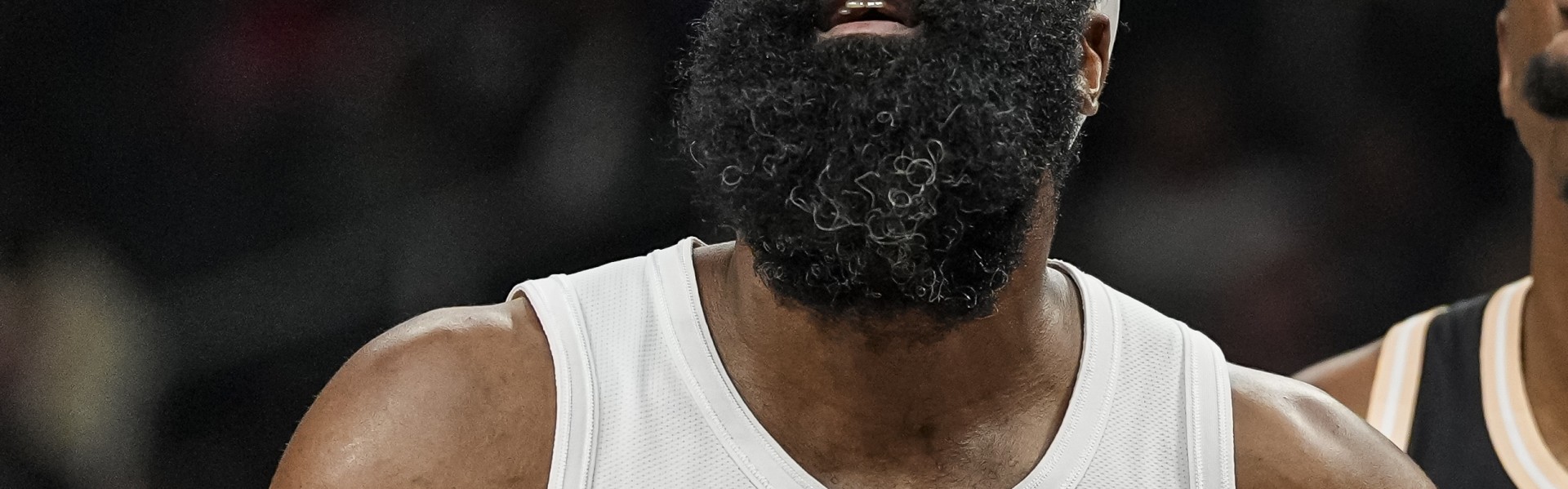 哈登：今天没能更好地破解对手的紧逼盯防 必须打得更有侵略性